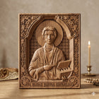 Icoană sculptată în lemn de stejar care îl reprezintă pe Sfântul M. Mc. Pantelimon.