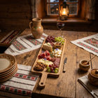 Platou de servire din lemn pentru brânzeturi și mezeluri, design rustic, ideal pentru evenimente sau cadou.